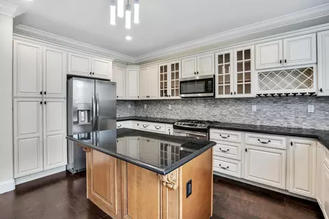 Kitchen - 959 Matthews Ln, Brea, CA 92821 photo 2 of 4
