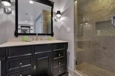 Bath - 959 Matthews Ln, Brea, CA 92821 photo 3 of 4