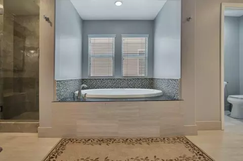 Bath - 959 Matthews Ln, Brea, CA 92821 photo 2 of 4