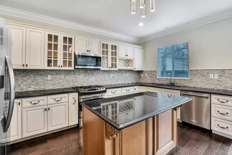 Kitchen - 959 Matthews Ln, Brea, CA 92821 photo 3 of 4