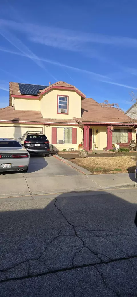 45233 Mays Ct, Lancaster, CA 93535