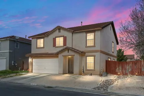 137 Asusena Dr, Palmdale, CA 93550