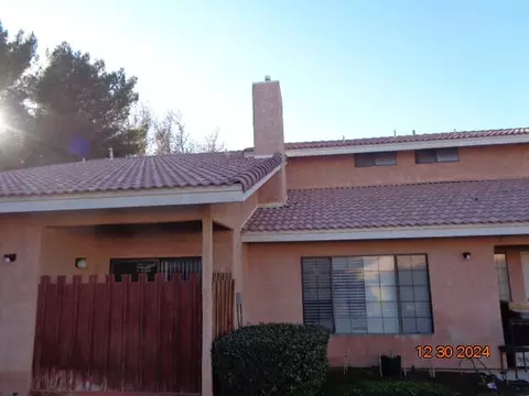 43611 8th St E, Lancaster, CA 93535 photo 4