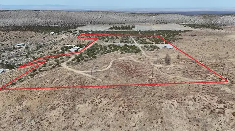 17120 Bobs Gap Rd, Valyermo, CA 93563 photo 4