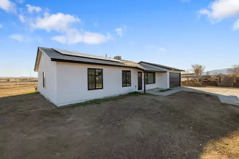 Exterior - 40348 179th St E, Palmdale, CA 93591 photo 5 of 6