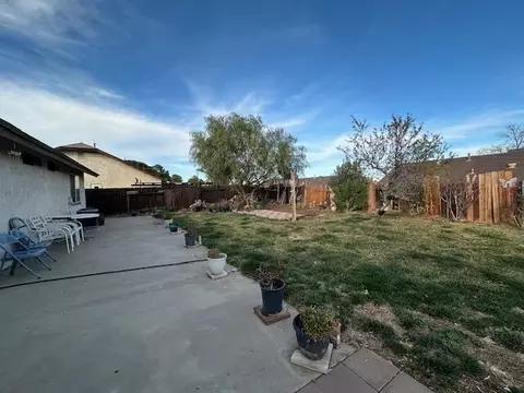 Exterior - 37426 18th St E, Palmdale, CA 93550 photo 4 of 4