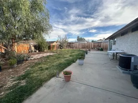 Exterior - 37426 18th St E, Palmdale, CA 93550 photo 3 of 4