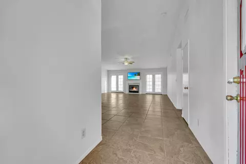16976 Hillcrest Ave, North Edwards, CA 93523 photo 2