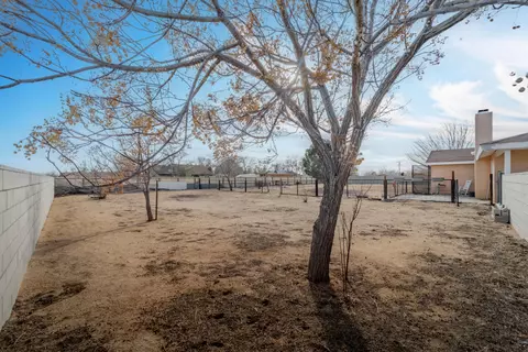 16976 Hillcrest Ave, North Edwards, CA 93523 photo 42