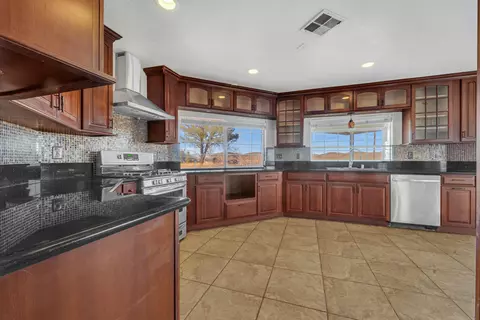 16976 Hillcrest Ave, North Edwards, CA 93523 photo 7