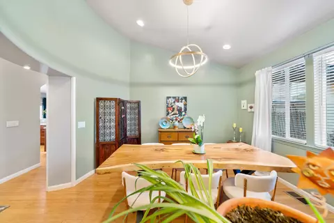 Dining - 23831 Lakeview Dr, Tehachapi, CA 93561 photo 3 of 6