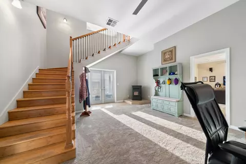 Entry Way - 23831 Lakeview Dr, Tehachapi, CA 93561 photo 2 of 2