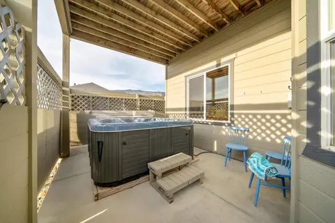 Exterior - 23831 Lakeview Dr, Tehachapi, CA 93561 photo 9 of 11
