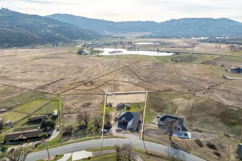 View/Area - 23831 Lakeview Dr, Tehachapi, CA 93561 photo 5 of 6