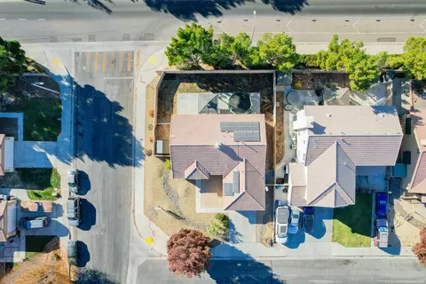 45603 Coventry Ct, Lancaster, CA 93534 photo 2