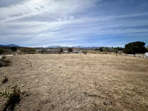 163 Rd Ste Vic Burning Tree Ste, Llano, CA 93544 photo 4