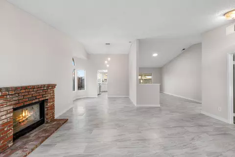 5373 Katrina Pl, Palmdale, CA 93552 photo 9