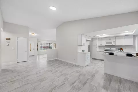 5373 Katrina Pl, Palmdale, CA 93552 photo 13
