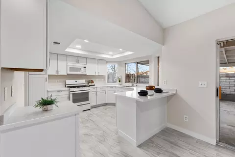 5373 Katrina Pl, Palmdale, CA 93552 photo 15