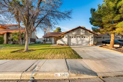 5373 Katrina Pl, Palmdale, CA 93552 photo 2