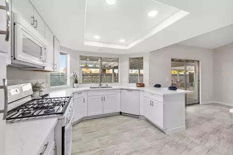 5373 Katrina Pl, Palmdale, CA 93552 photo 17