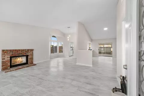 5373 Katrina Pl, Palmdale, CA 93552 photo 6