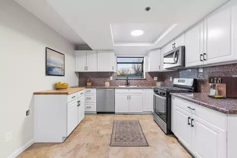 Kitchen - 44508 15th St E # U-144-16, Lancaster, CA 93535 photo 1 of 1