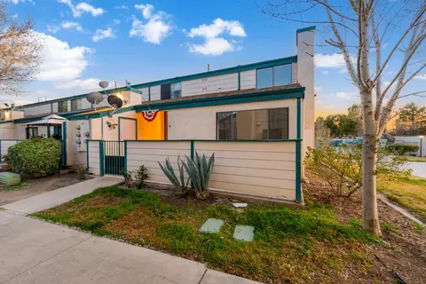 Exterior - 44508 15th St E # U-144-16, Lancaster, CA 93535 photo 3 of 7