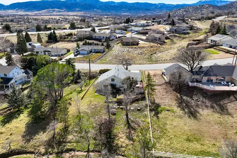 View/Area - 21013 Carriage Dr, Tehachapi, CA 93561 photo 2 of 6