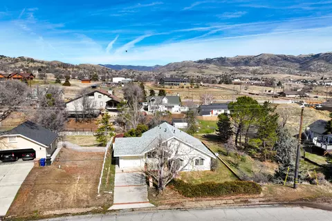 View/Area - 21013 Carriage Dr, Tehachapi, CA 93561 photo 6 of 6