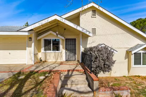 Exterior - 21013 Carriage Dr, Tehachapi, CA 93561 photo 5 of 13
