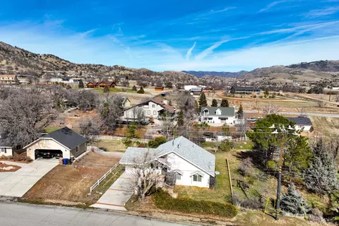 View/Area - 21013 Carriage Dr, Tehachapi, CA 93561 photo 4 of 6