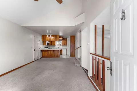 Living - 21013 Carriage Dr, Tehachapi, CA 93561 photo 1 of 2
