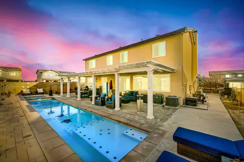 2333 Bavarian Ave, Rosamond, CA 93560