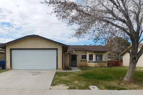 44705 27th St E, Lancaster, CA 93535