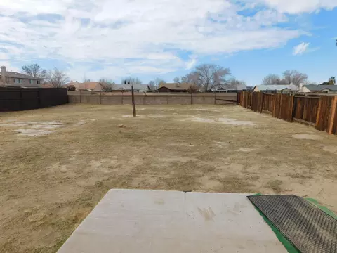 Exterior - 44705 27th St E, Lancaster, CA 93535 photo 2 of 3