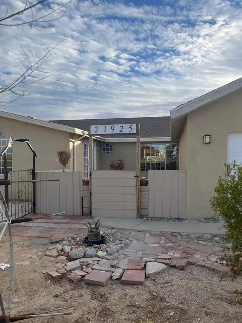 21925 Fort Tejon Rd, Llano, CA 93544 photo 1