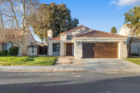 2203 Scott Ave, Palmdale, CA 93550