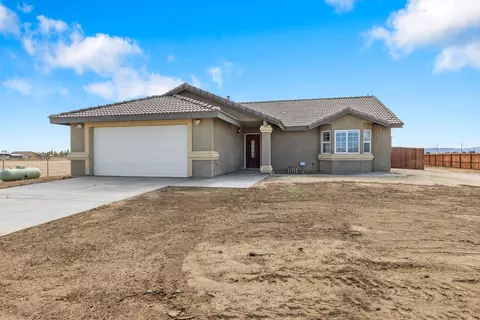 6914 Roland Ave, Rosamond, CA 93560