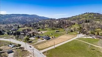Oak Tree Court, Tehachapi, CA 93561