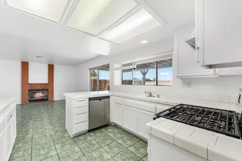 44943 Gloriosa Ln, Lancaster, CA 93535 photo 11