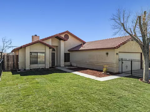 2664 Knox Ave, Rosamond, CA 93560