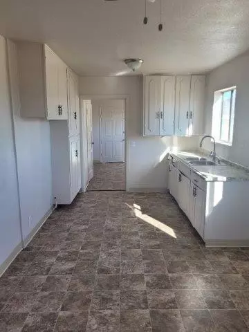 Entry Way - 15932 N St, Mojave, CA 93501 photo 1 of 1