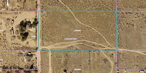 93 Rd St W, Lancaster, CA 93536