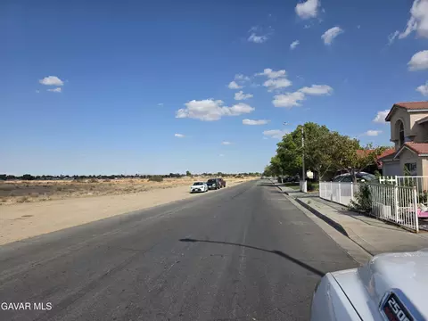 26 26th St E, Palmdale, CA 93550 photo 2
