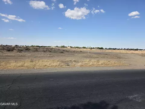26 26th St E, Palmdale, CA 93550 photo 3