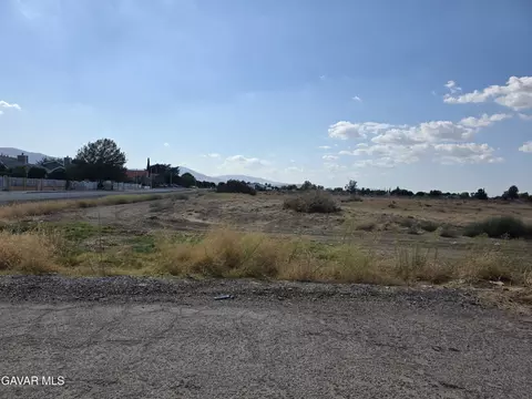26 26th St E, Palmdale, CA 93550 photo 6