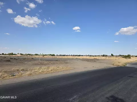 26 26th St E, Palmdale, CA 93550 photo 4