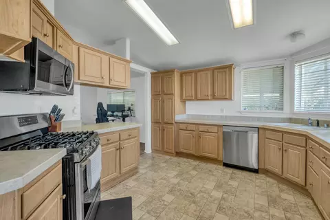 2016 Windcurrent Dr #143, Rosamond, CA 93560 photo 15