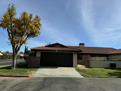 43748 Mona St, Lancaster, CA 93535